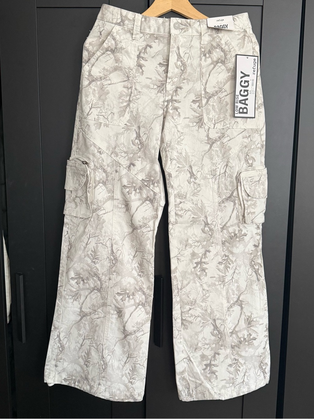 refuge Light Beige Camo Cargo Pants Low rise size S